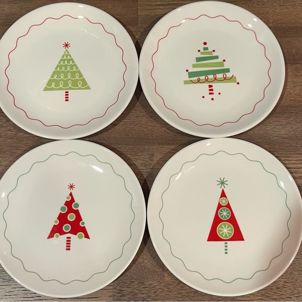 Crate and Barrel Christmas Tree Cocktail Plates Set of 4